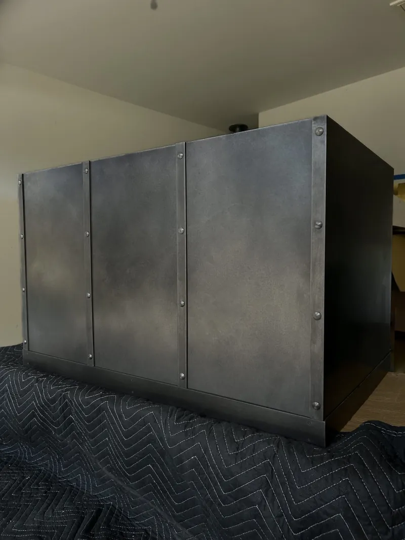 Modern range hood